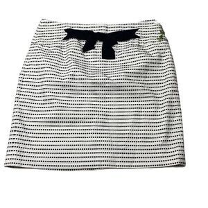 Ann Taylor Bow‎ Front Textured Mini Skirt Black/White size 2
